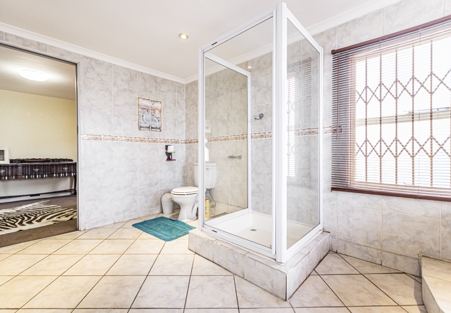 5 Bedroom Property for Sale in Florida Gauteng