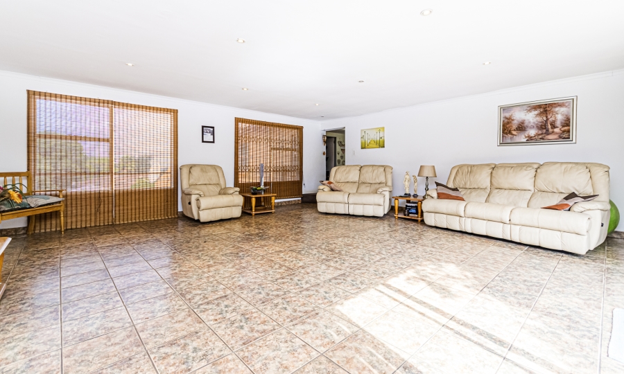 5 Bedroom Property for Sale in Florida Gauteng
