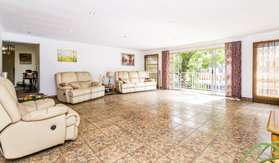 5 Bedroom Property for Sale in Florida Gauteng