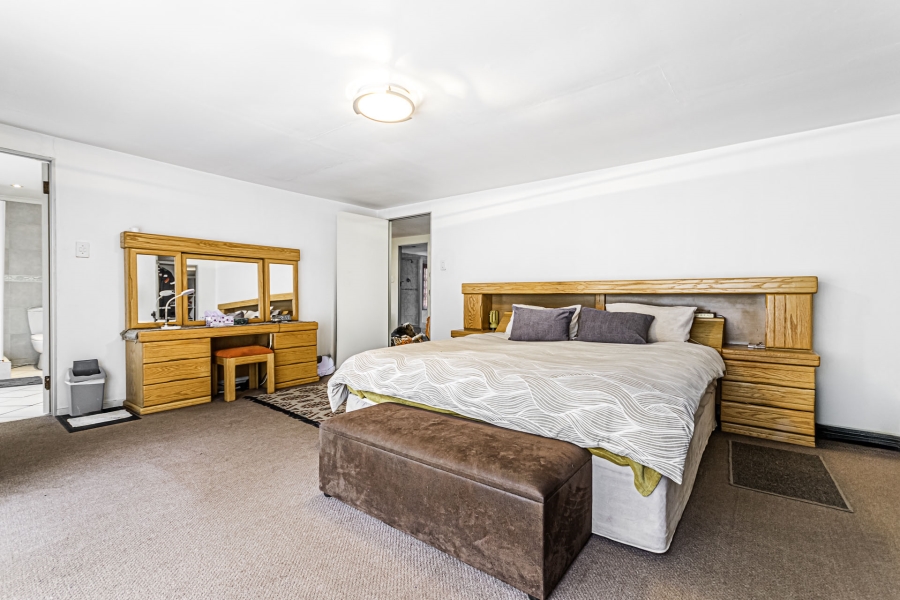 5 Bedroom Property for Sale in Florida Gauteng