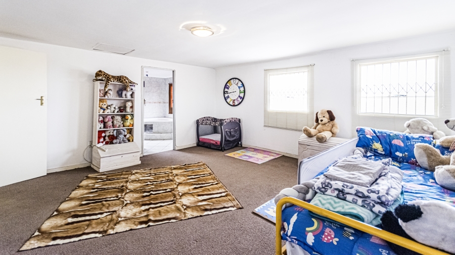 5 Bedroom Property for Sale in Florida Gauteng