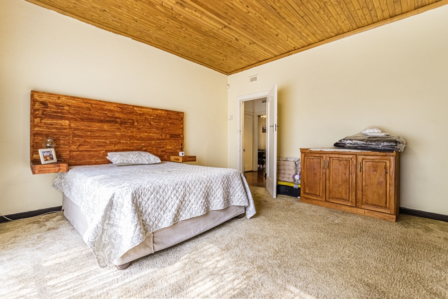 5 Bedroom Property for Sale in Florida Gauteng