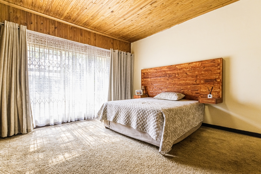 5 Bedroom Property for Sale in Florida Gauteng