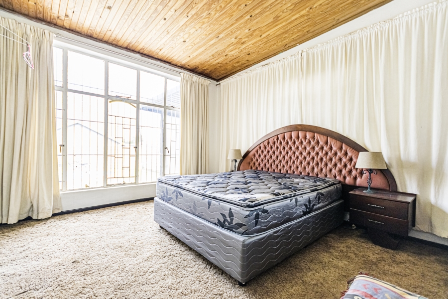 5 Bedroom Property for Sale in Florida Gauteng