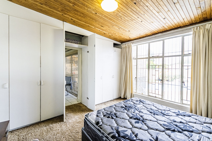 5 Bedroom Property for Sale in Florida Gauteng
