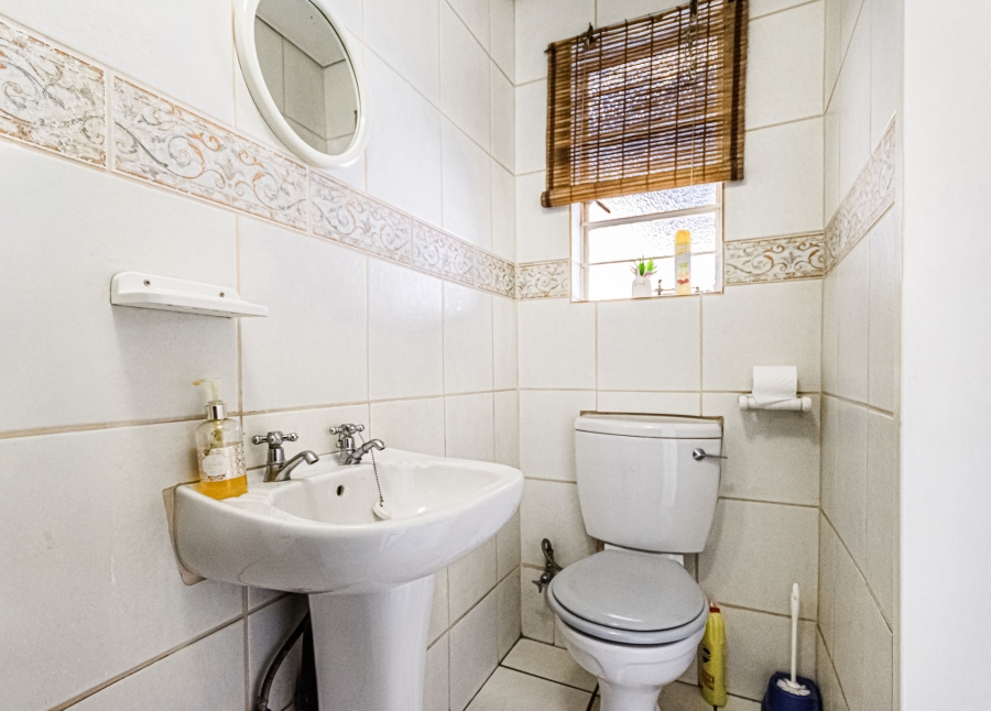 5 Bedroom Property for Sale in Florida Gauteng