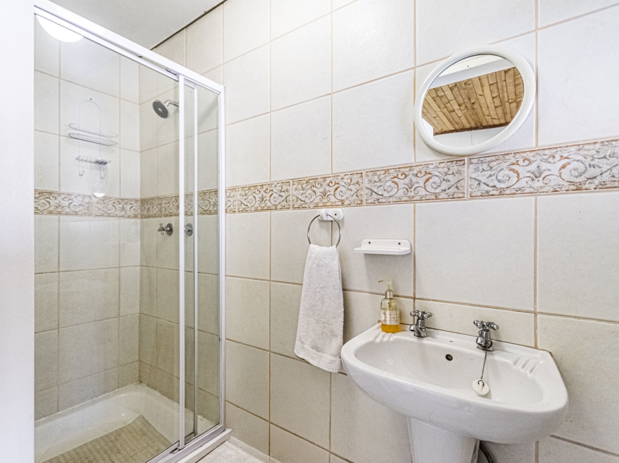 5 Bedroom Property for Sale in Florida Gauteng