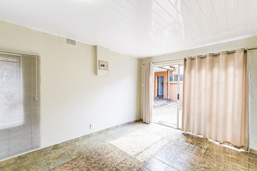5 Bedroom Property for Sale in Florida Gauteng