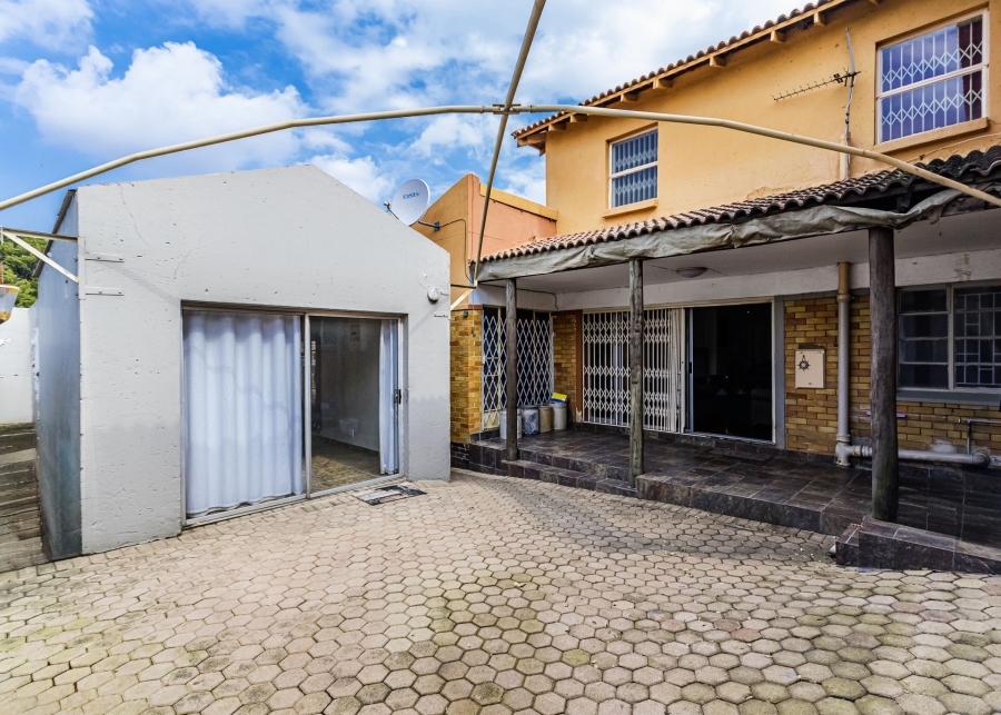 5 Bedroom Property for Sale in Florida Gauteng