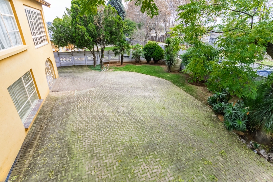 5 Bedroom Property for Sale in Florida Gauteng