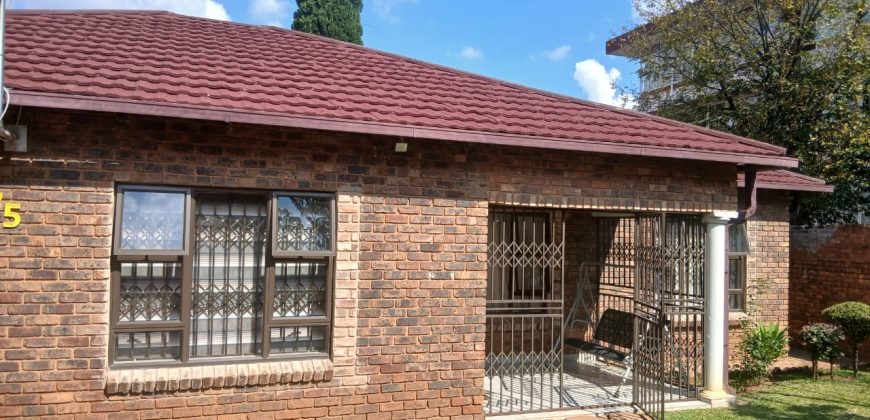 3 Bedroom Property for Sale in Mountain View Gauteng