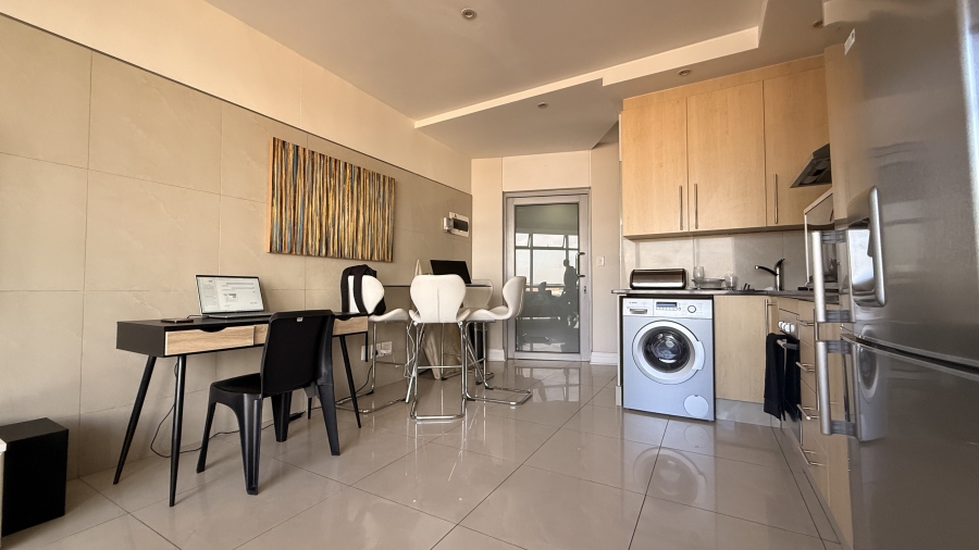 To Let 1 Bedroom Property for Rent in Sandown Gauteng