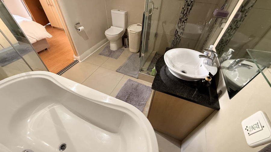 To Let 1 Bedroom Property for Rent in Sandown Gauteng