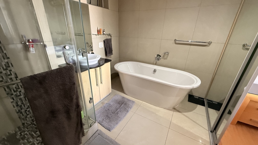 To Let 1 Bedroom Property for Rent in Sandown Gauteng