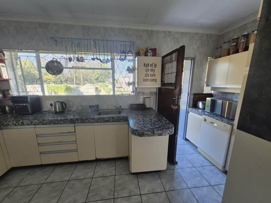 4 Bedroom Property for Sale in Brackenhurst Gauteng