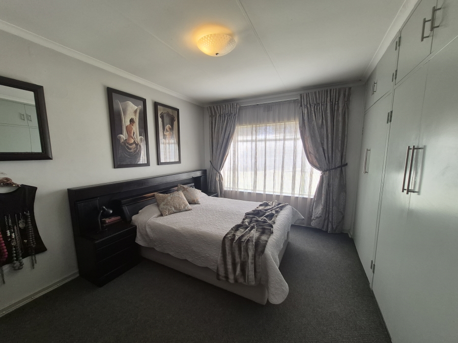 4 Bedroom Property for Sale in Brackenhurst Gauteng