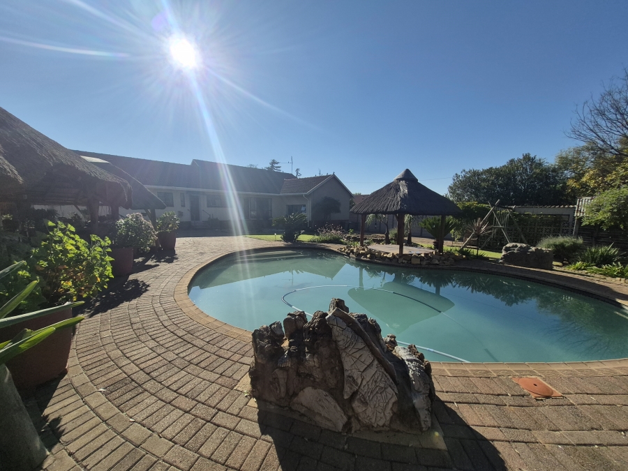 4 Bedroom Property for Sale in Brackenhurst Gauteng