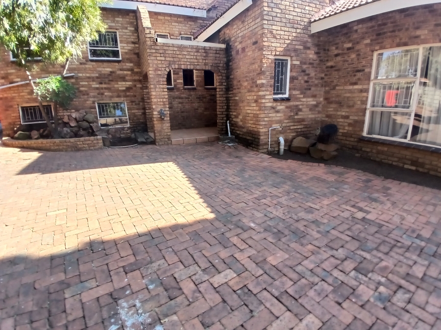 3 Bedroom Property for Sale in Dunnottar Gauteng