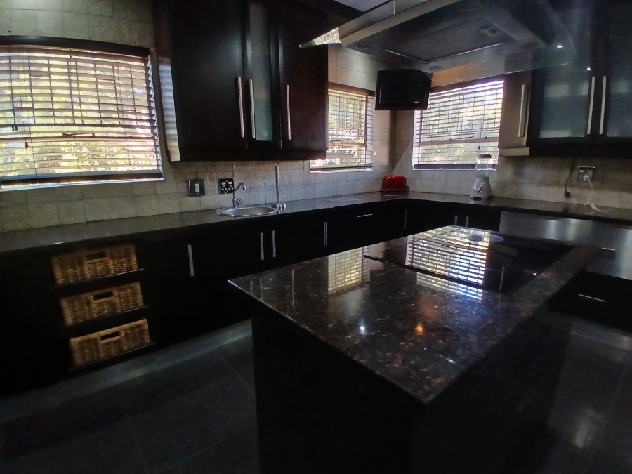 3 Bedroom Property for Sale in Dunnottar Gauteng