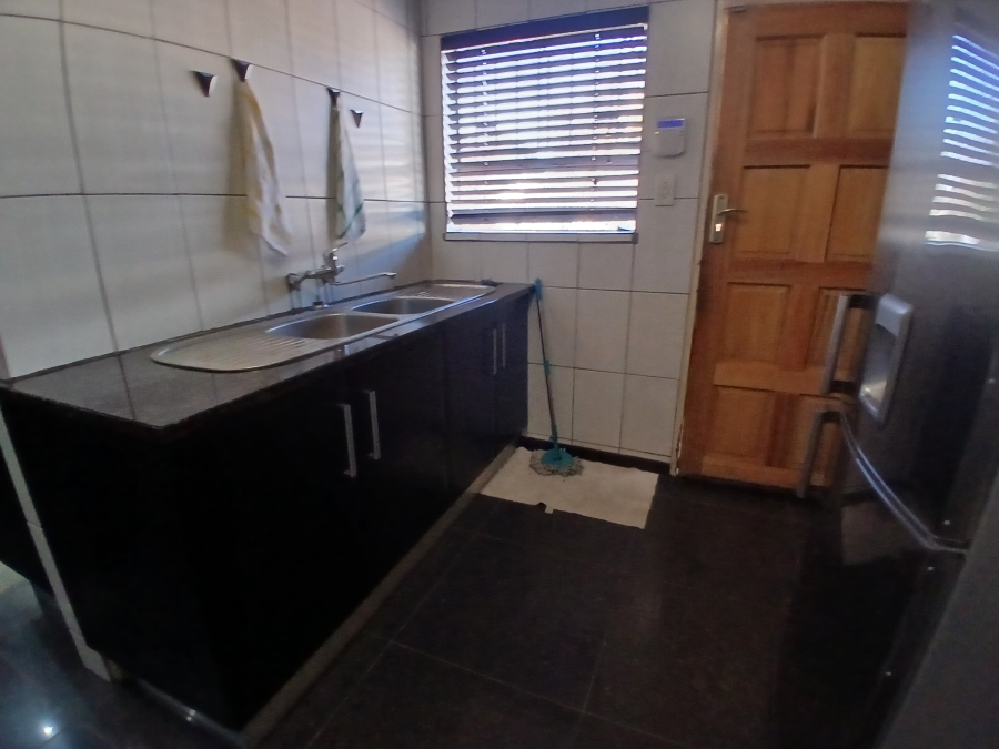 3 Bedroom Property for Sale in Dunnottar Gauteng