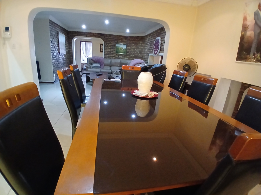 3 Bedroom Property for Sale in Dunnottar Gauteng
