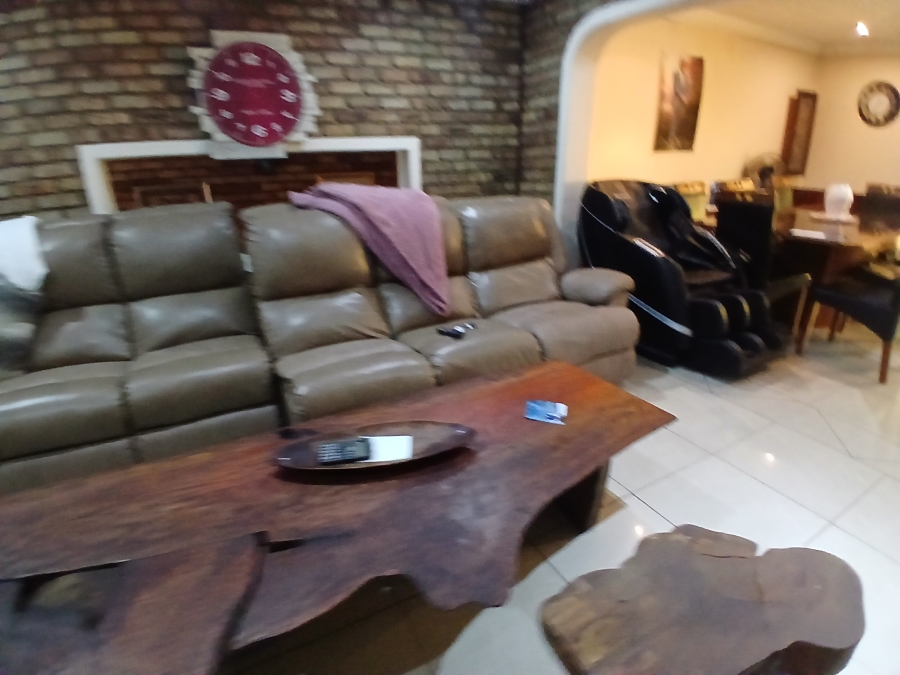 3 Bedroom Property for Sale in Dunnottar Gauteng
