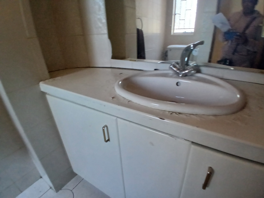 3 Bedroom Property for Sale in Dunnottar Gauteng