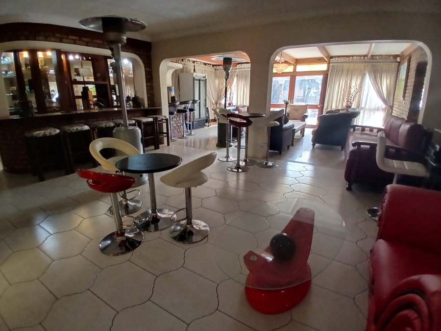 3 Bedroom Property for Sale in Dunnottar Gauteng