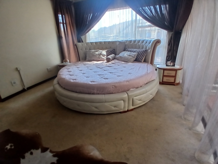3 Bedroom Property for Sale in Dunnottar Gauteng