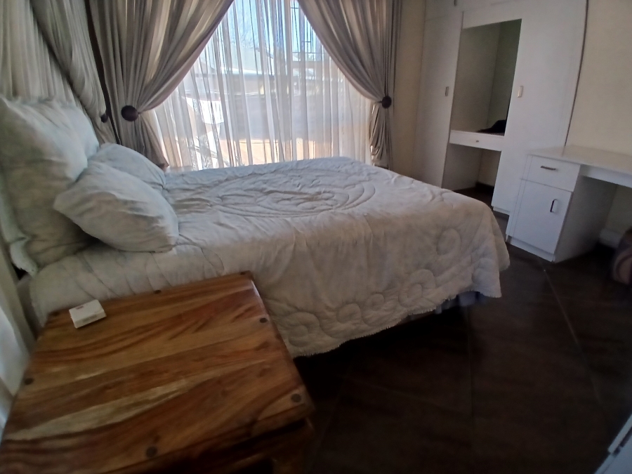 3 Bedroom Property for Sale in Dunnottar Gauteng