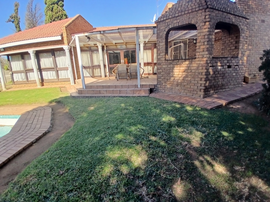 3 Bedroom Property for Sale in Dunnottar Gauteng