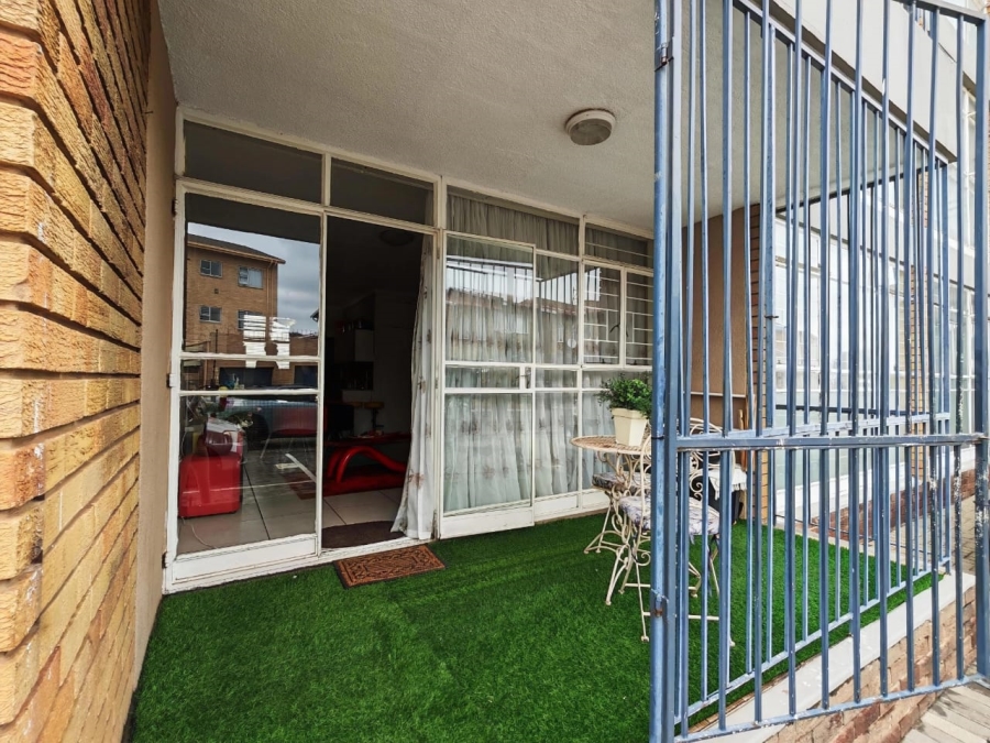 2 Bedroom Property for Sale in New Redruth Gauteng