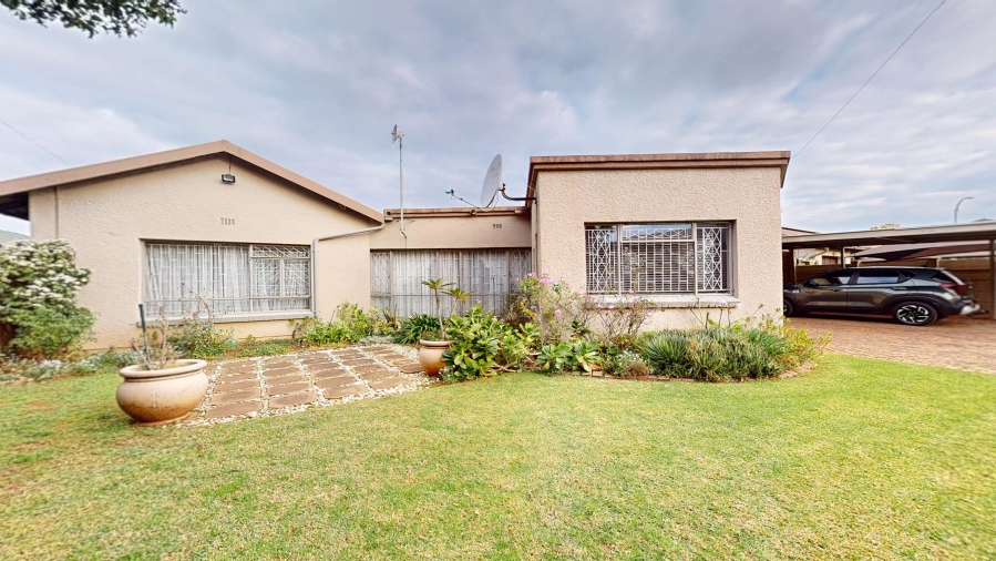 4 Bedroom Property for Sale in Dawnview Gauteng