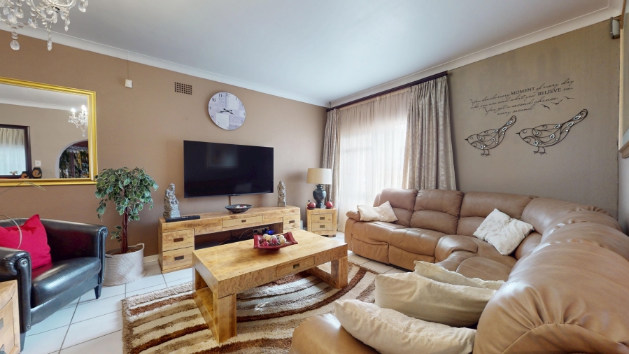 4 Bedroom Property for Sale in Dawnview Gauteng
