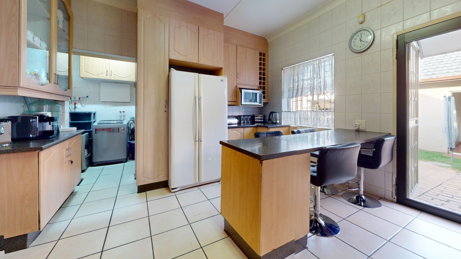 4 Bedroom Property for Sale in Dawnview Gauteng
