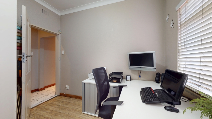 4 Bedroom Property for Sale in Dawnview Gauteng