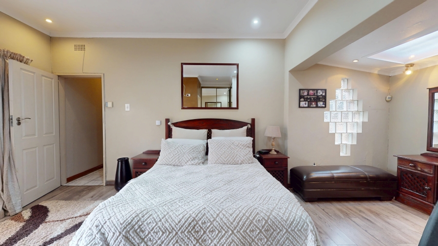 4 Bedroom Property for Sale in Dawnview Gauteng