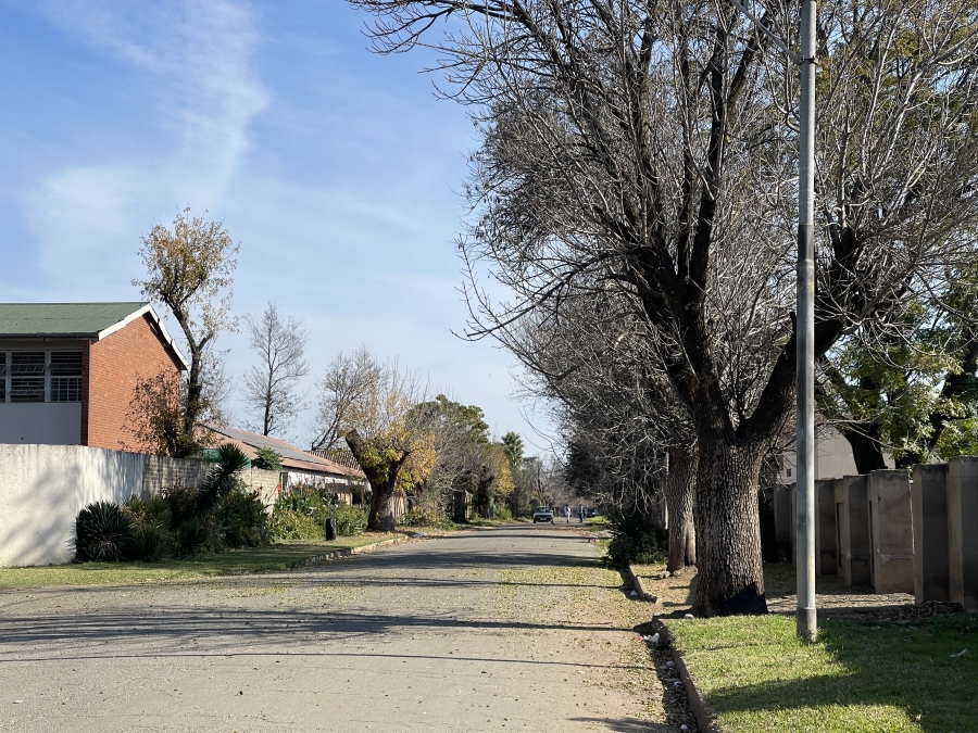 14 Bedroom Property for Sale in Peacehaven Gauteng
