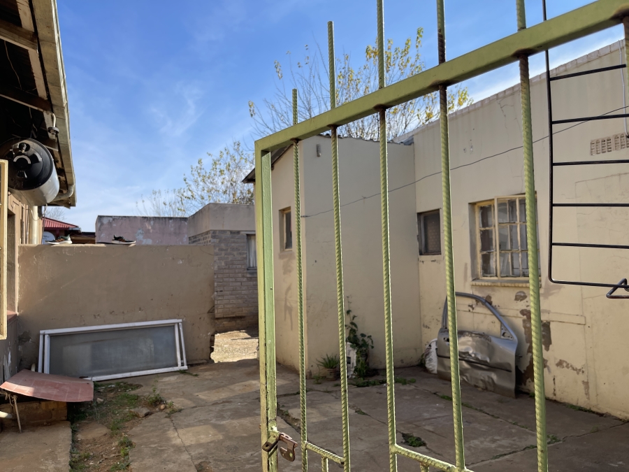 14 Bedroom Property for Sale in Peacehaven Gauteng