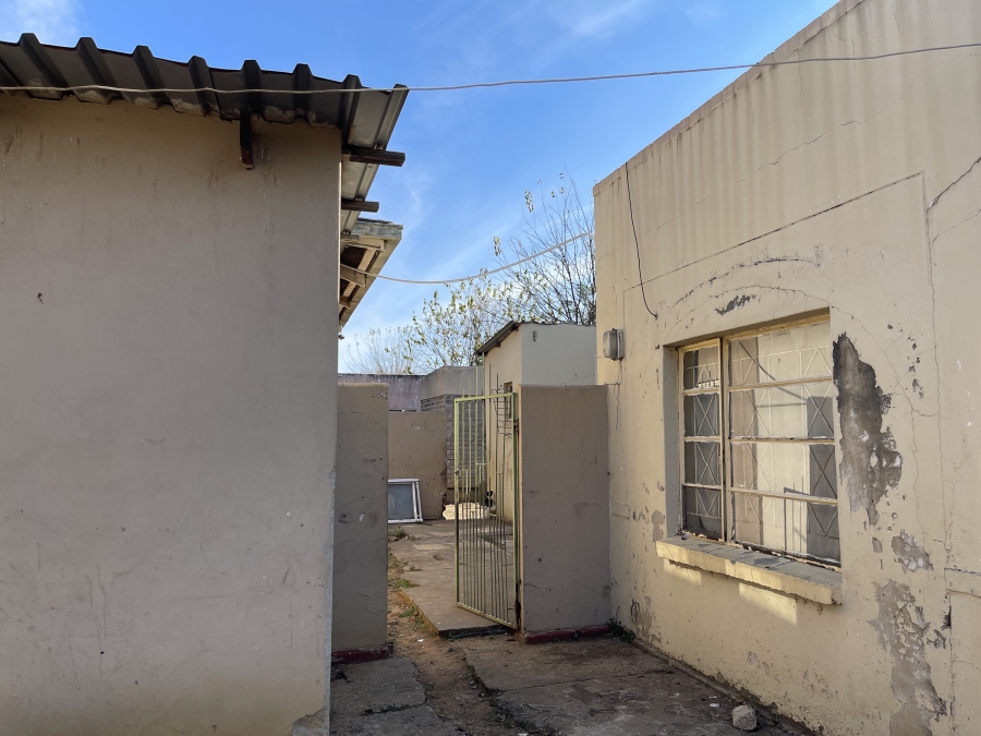 14 Bedroom Property for Sale in Peacehaven Gauteng