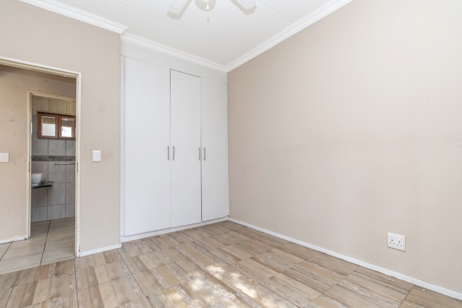 1 Bedroom Property for Sale in Paulshof Gauteng