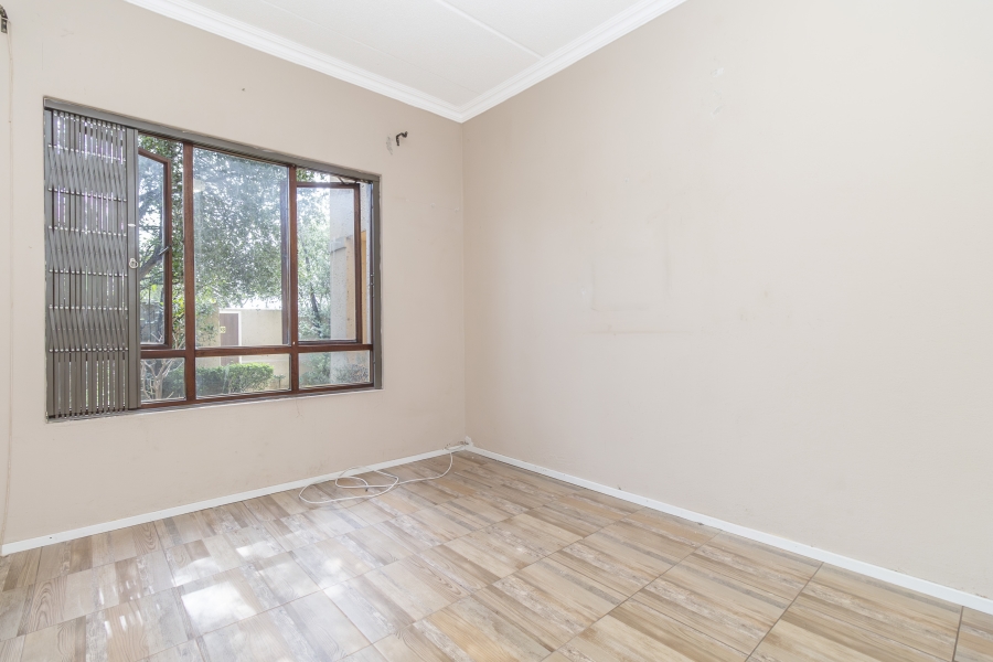 1 Bedroom Property for Sale in Paulshof Gauteng