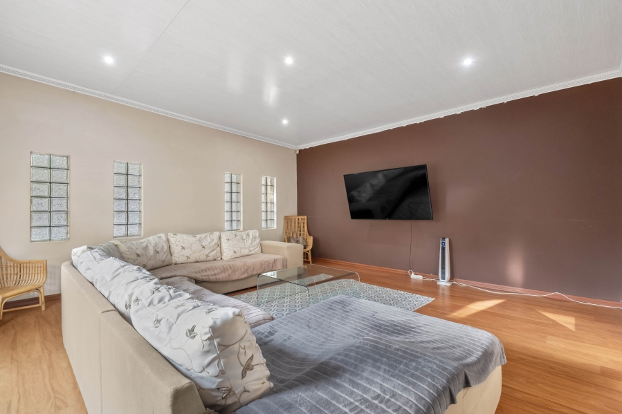 3 Bedroom Property for Sale in Wendywood Gauteng
