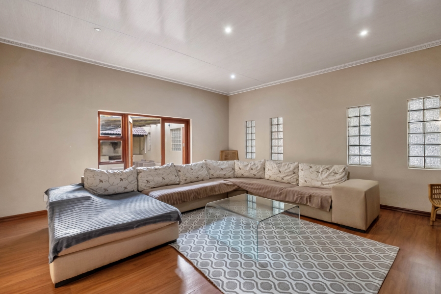 3 Bedroom Property for Sale in Wendywood Gauteng