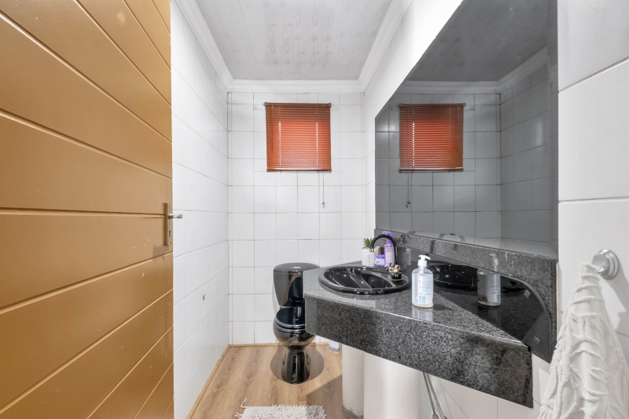 3 Bedroom Property for Sale in Wendywood Gauteng