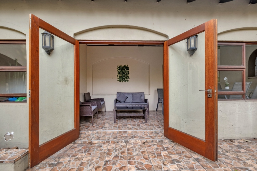 3 Bedroom Property for Sale in Wendywood Gauteng