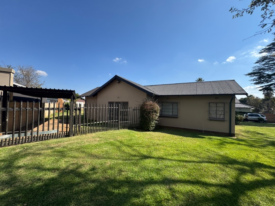 To Let 4 Bedroom Property for Rent in Dalview Gauteng