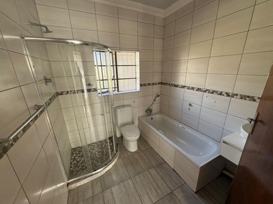 To Let 4 Bedroom Property for Rent in Dalview Gauteng