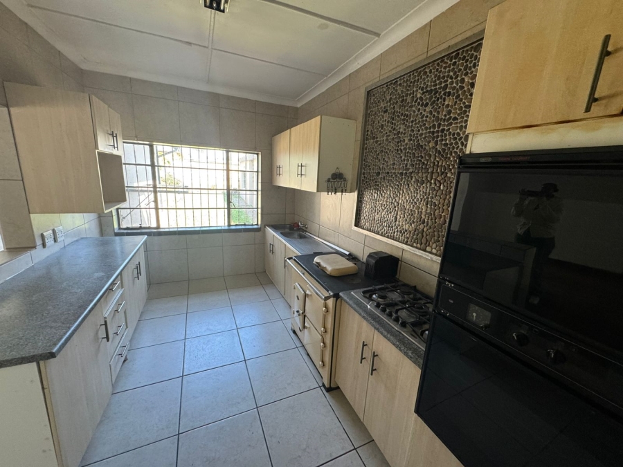 To Let 4 Bedroom Property for Rent in Dalview Gauteng