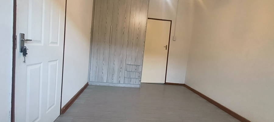 To Let 1 Bedroom Property for Rent in Greenhills Gauteng